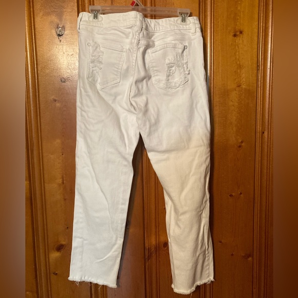 Size 9/23 cropped Women’s white (adore your denim SPJ)  distressed jeans Frayed - Picture 2 of 9